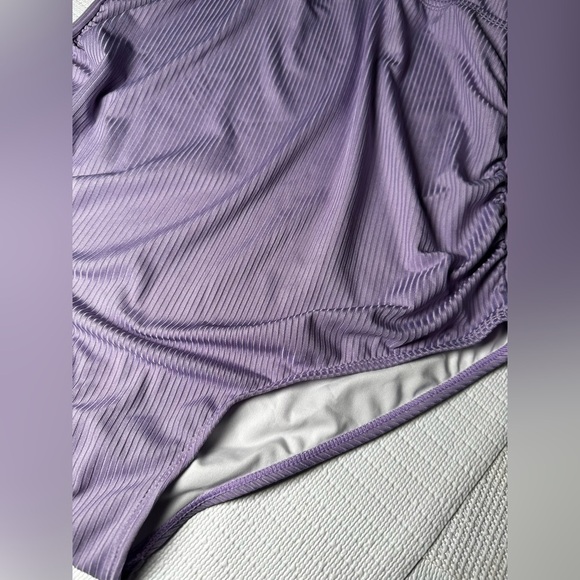 Women’s Swimsuit One Piece Purple Ribbed Lined Removable Pads Wireless Large EUC - Picture 6 of 12